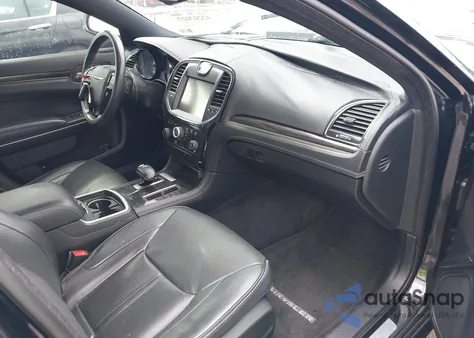 2013 Chrysler 300C John Varvatos Limited Edition из США, поврежденный, VIN 2C3CCADG1DH727364